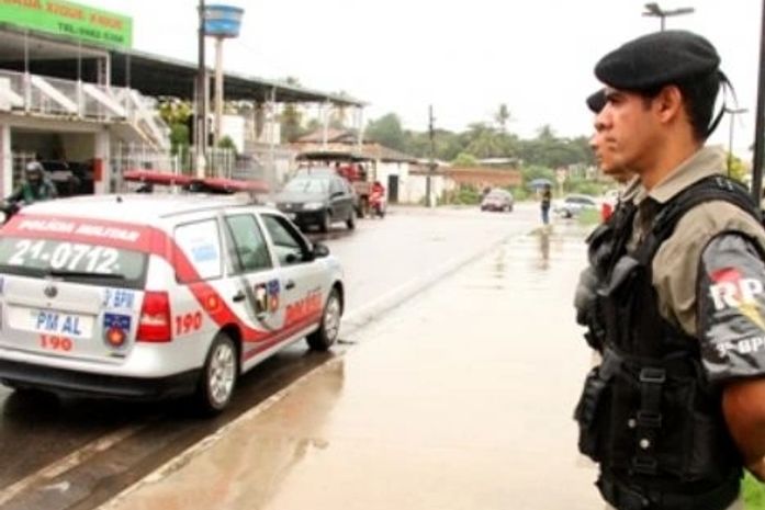 Torcedores do ASA apedrejam ônibus dos jogadores do CRB