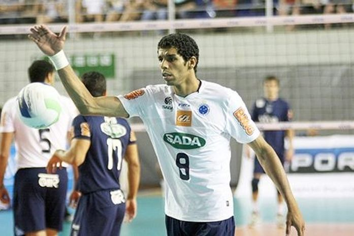 Jogador da seleção de vôlei é vítima de ato racista em Minas