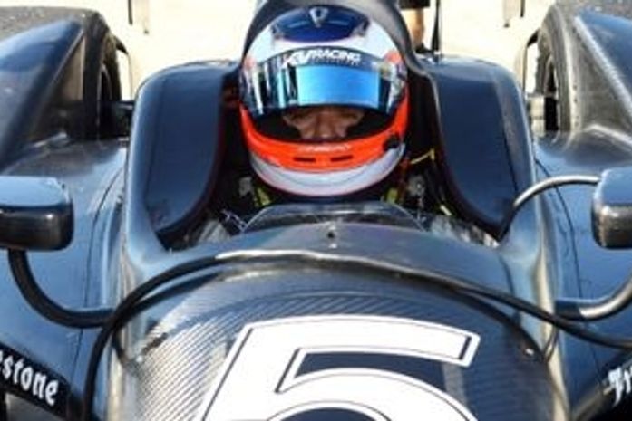 Barrichello fecha acordo com equipe de Kanaan para correr na Indy em 2012
