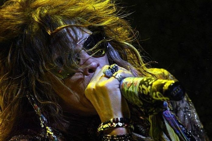 Steven Tyler diz que álbum do Aerosmith terá "som antigo"