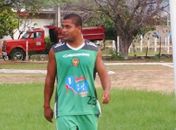 Lateral-direito Leumir.