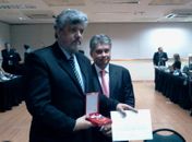 Eduardo Tavares recebe Colar de honra ao mérito 