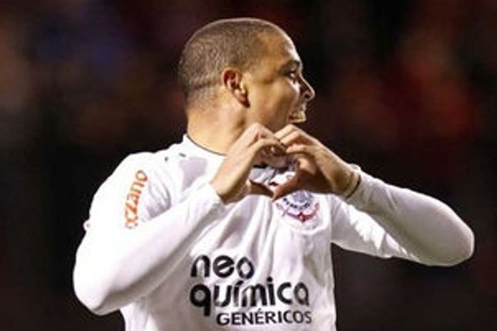 Ronaldo promete pelada com operários do Maracanã