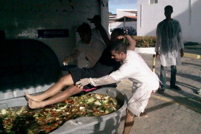Fera celebra aprovação no curso de Medicina