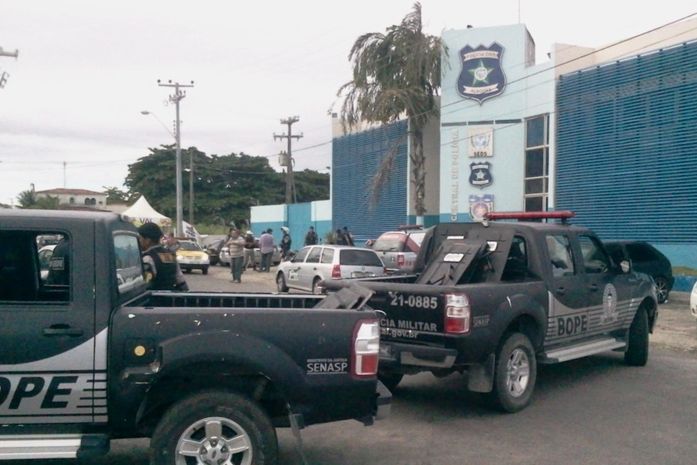 Jovens são presos após roubarem moto na Mangabeiras