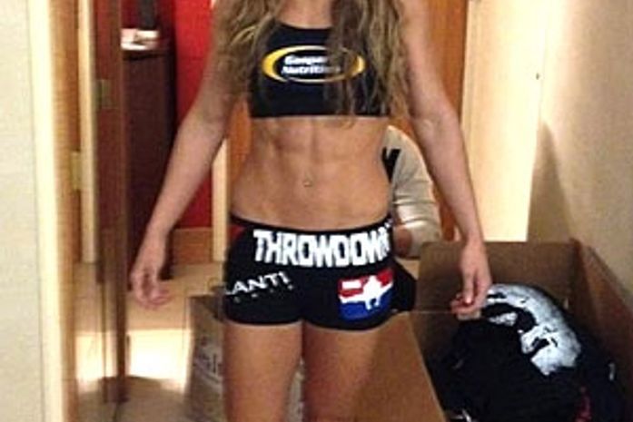 Ronda Rousey aparece mais magra e com corpo definido antes de pesagem