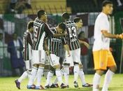 Com dois de Sóbis, Fluminense vence e se recupera para Libertadores