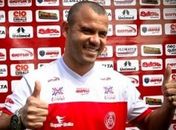 Artilheiro Roni pendura as chuteiras para ser diretor do Vila Nova