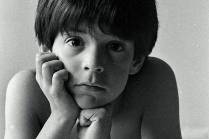 Ator Mateus Solano posta foto de infância no microblog Twitter