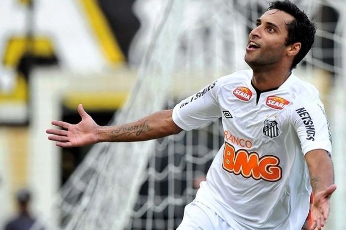 Santos vence "mistão" do Corinthians e alcança a segunda posição