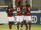 Em jogo de sustos, Flamengo vence apertado o Duque de Caxias