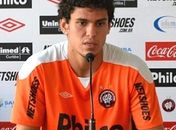 Vasco acerta contrato com o zagueiro Fabrício, formado na base do Flamengo