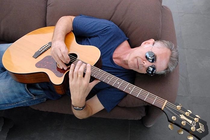 Ritchie completa 60 anos e lança álbum de covers em inglês
