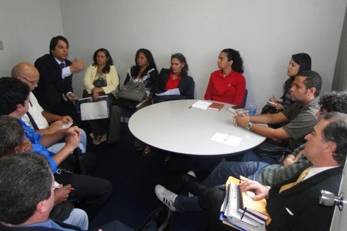 Vereador Paulo Corintho com estudantes