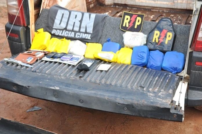 Polícia prende cinco com sete quilos de pasta-base de cocaína