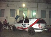 Bando invade delegacia e faz arrastão em quatro cidades
