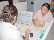 Bolsa Família: usuários com cartão bloqueado devem se recadastrar