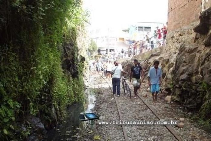 Primeira vítima foi assassinada próximo a linha do trem.