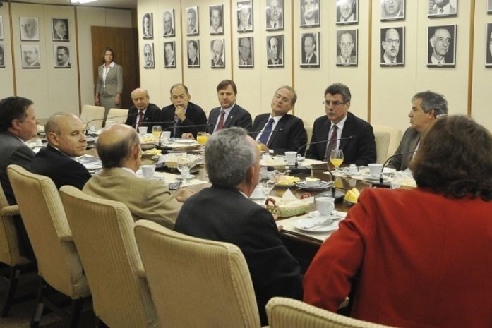 Renan e outros líderes partidários se reuniram com ministros em Brasília