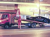 Carro do jogador Cristiano Ronaldo é rebocado na cidade de Madri