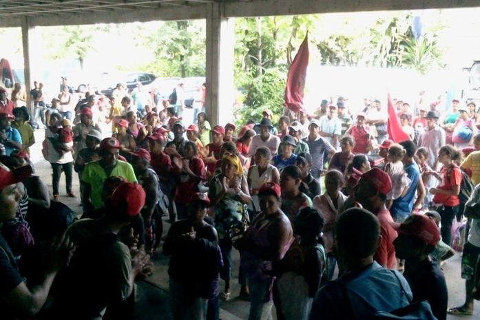 Militantes no prédio da Eletrobras 