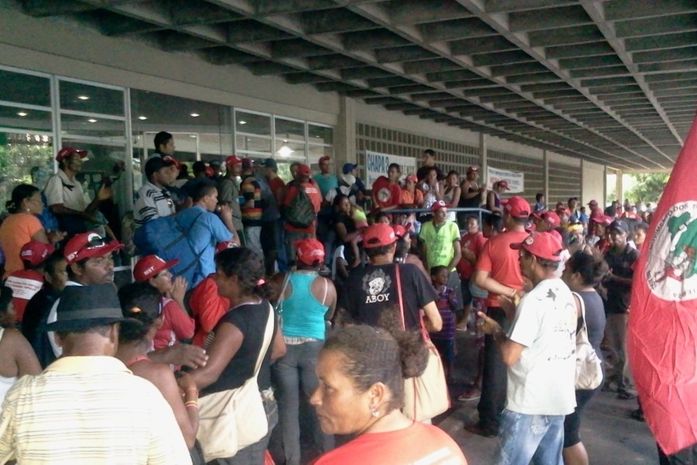 Militantes no prédio da Eletrobras 