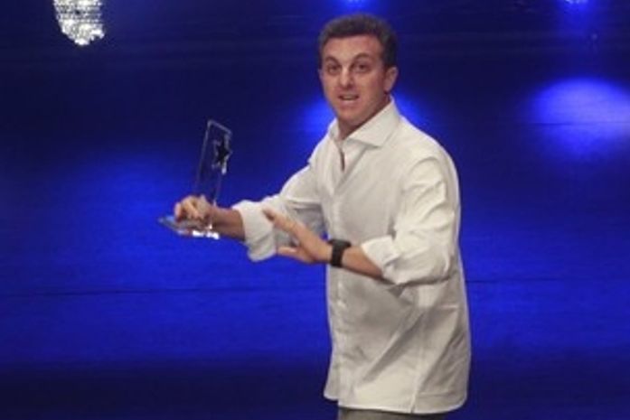 Huck vai entrevistar Príncipe Harry em favela carioca