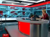 Apresentador de TV cochila na bancada e vira piada no Twitter