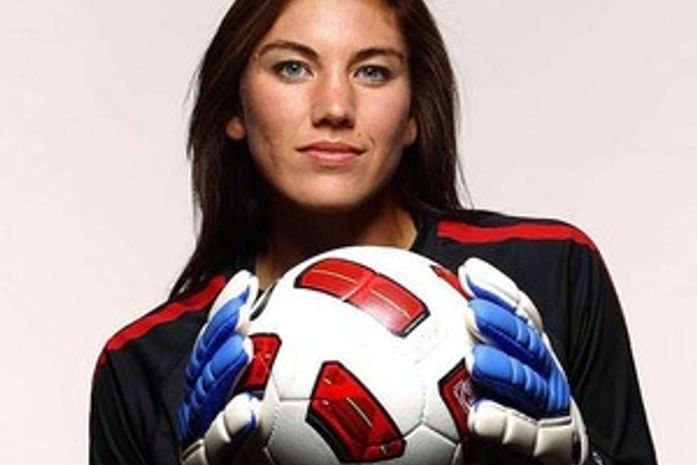 Musa do futebol feminino, Hope Solo quer mulheres jogando com homens