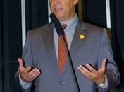 Pepe Vargas em discurso na Câmara em
fevereiro (Foto: Luiz Cruvinel / Agência Câmara)