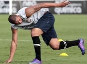 Adriano foi punido por se recusar a subir na balança