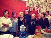 Tom Cavalcante e Hebe festejam com outros pesos-pesados do show biz
