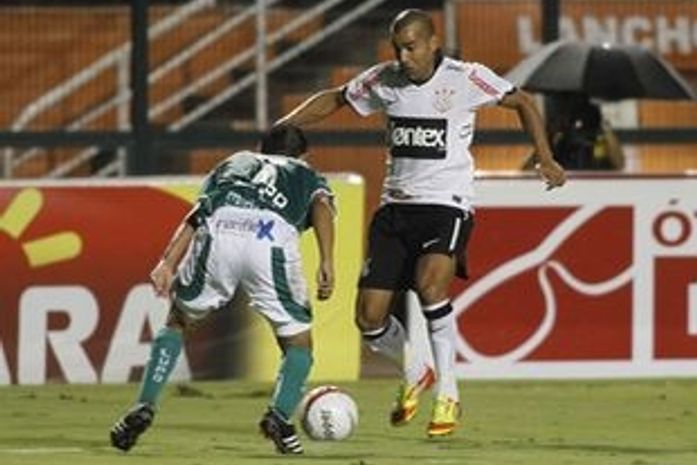 Corinthians reserva empata com Guarani, mas segue isolado na ponta