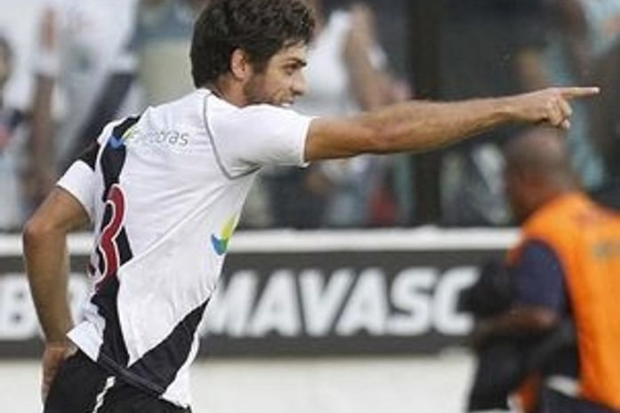 Mistão do Vasco engrena e goleia Madureira na Colina