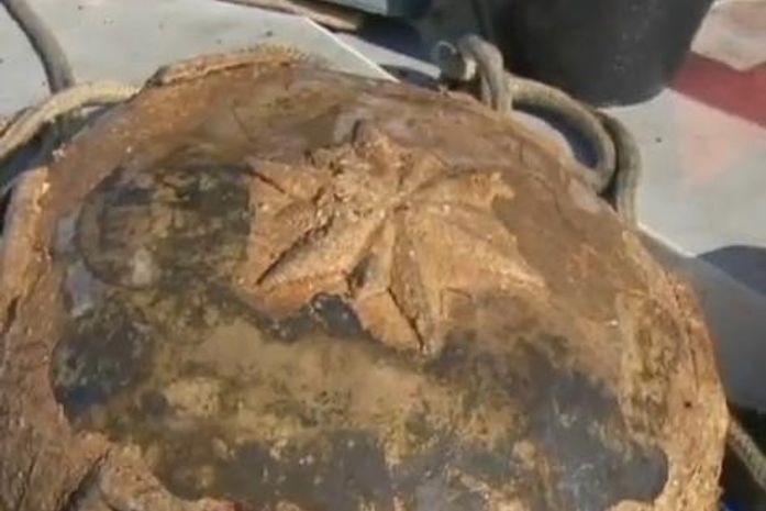 Mergulhadores acham navio naufragado há mais de 100 anos