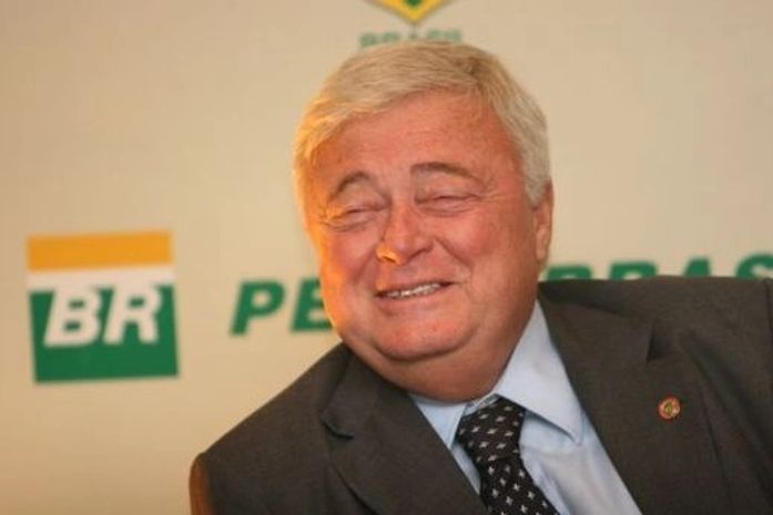 Ricardo Teixeira renuncia à CBF e também deixa comitê da Copa-2014