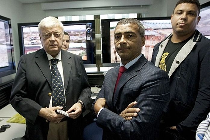 Exterminamos um câncer do futebol brasileiro, diz Romário