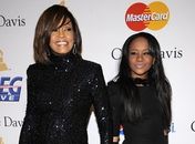 Bobbi Kristina, filha de Whitney, está namorando o 'irmão', diz site
