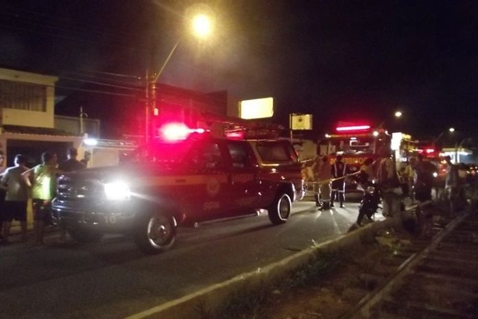 Movimentação foi intensa em frente à residência 