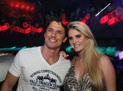 Ex-BBB João Maurício e Bárbara Evans vão a evento de moda