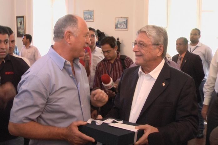 “Embaixador” Felipão é homenageado em Maceió