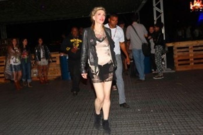 Bono Vox ajuda Courtney a alugar apartamento em NY