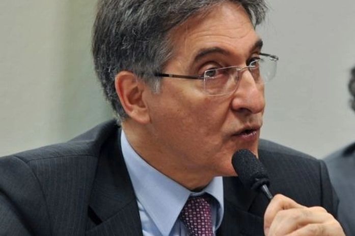 Procuradoria denuncia ministro Fernando Pimentel ao STF