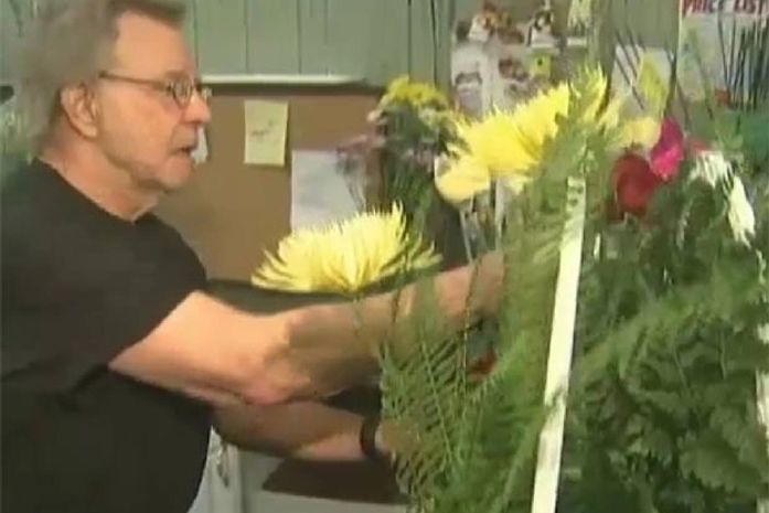 Florista oferece R$ 1,8 mil para quem lhe apresentar a mulher de sua vida