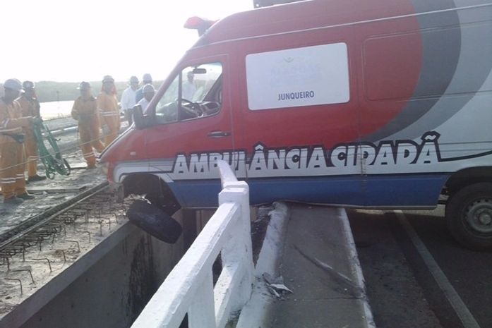 Ambulância retida 
