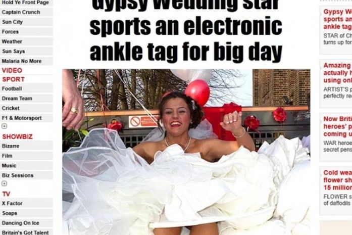 Noiva casa com tornozeleira eletrônica decorada com diamantes