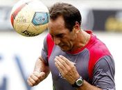 Edmundo sobre treino: 'Primeiro senti vergonha'