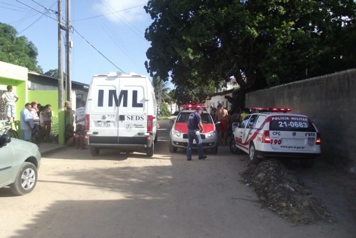 Corpo de vigilante é encontrado no interior de escola no Jacintinho