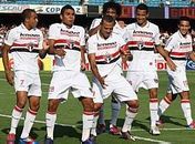 São Paulo cede empate por duas vezes, mas vence com gol de Lucas