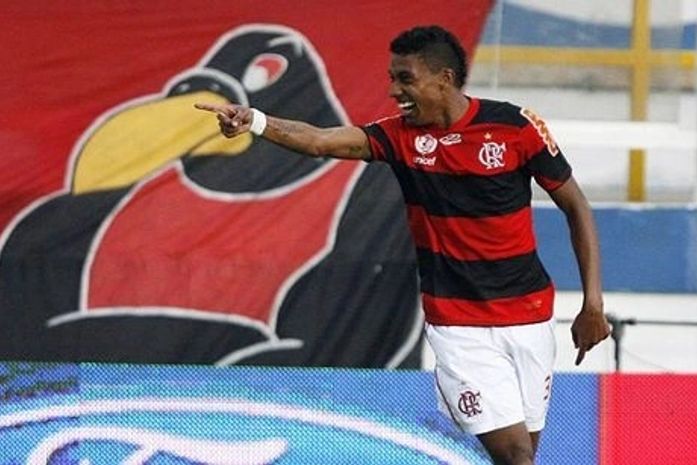 Kleberson volta a marcar e mantém Fla na briga por semifinal